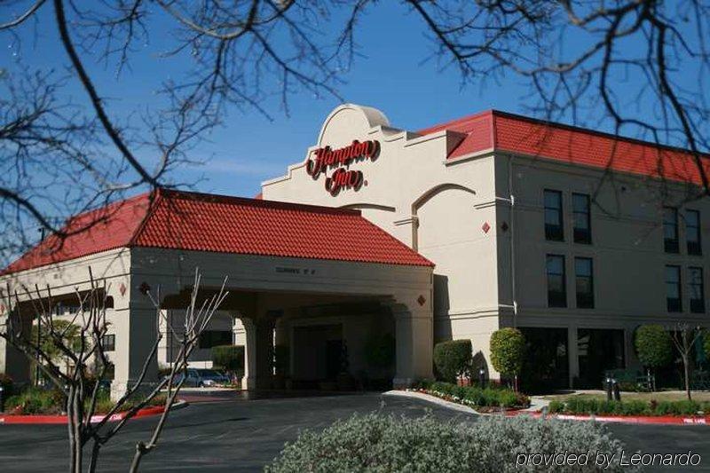 Hampton Inn San Antonio Stone Oak Экстерьер фото
