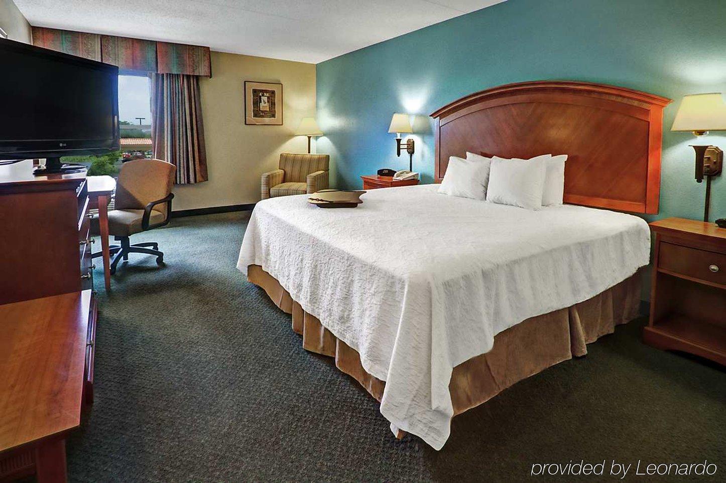 Hampton Inn San Antonio Stone Oak Экстерьер фото