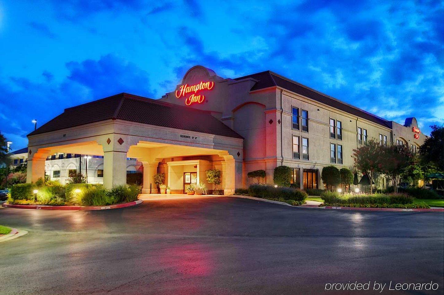 Hampton Inn San Antonio Stone Oak Экстерьер фото