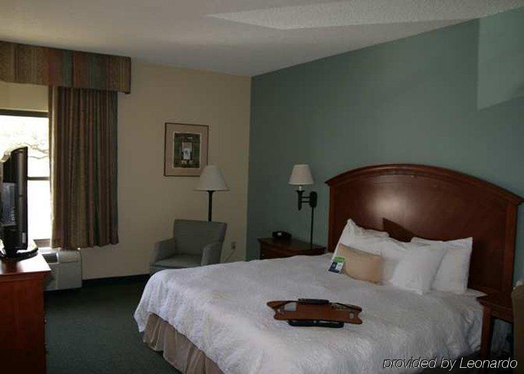 Hampton Inn San Antonio Stone Oak Номер фото