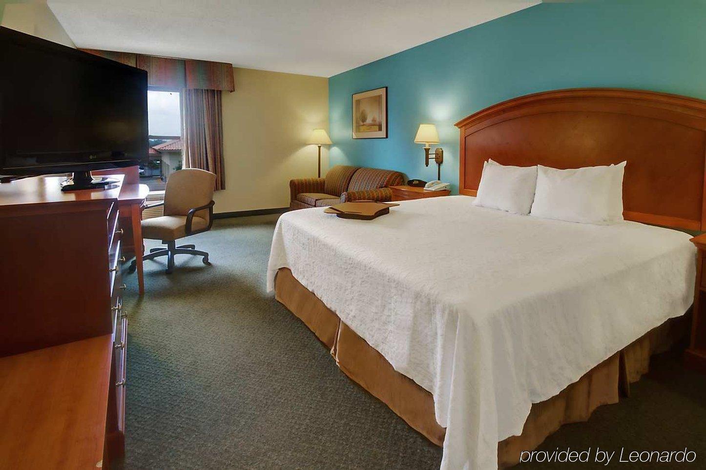 Hampton Inn San Antonio Stone Oak Экстерьер фото