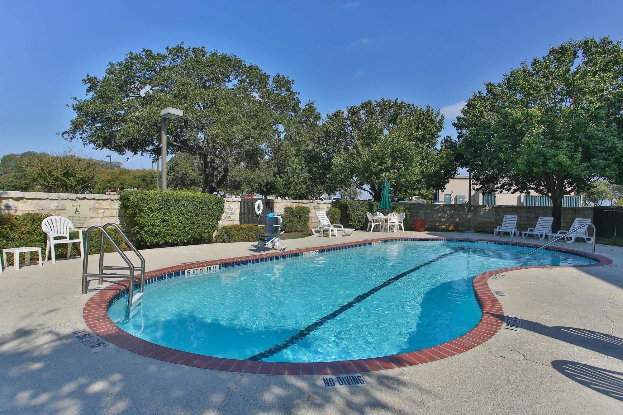 Hampton Inn San Antonio Stone Oak Экстерьер фото
