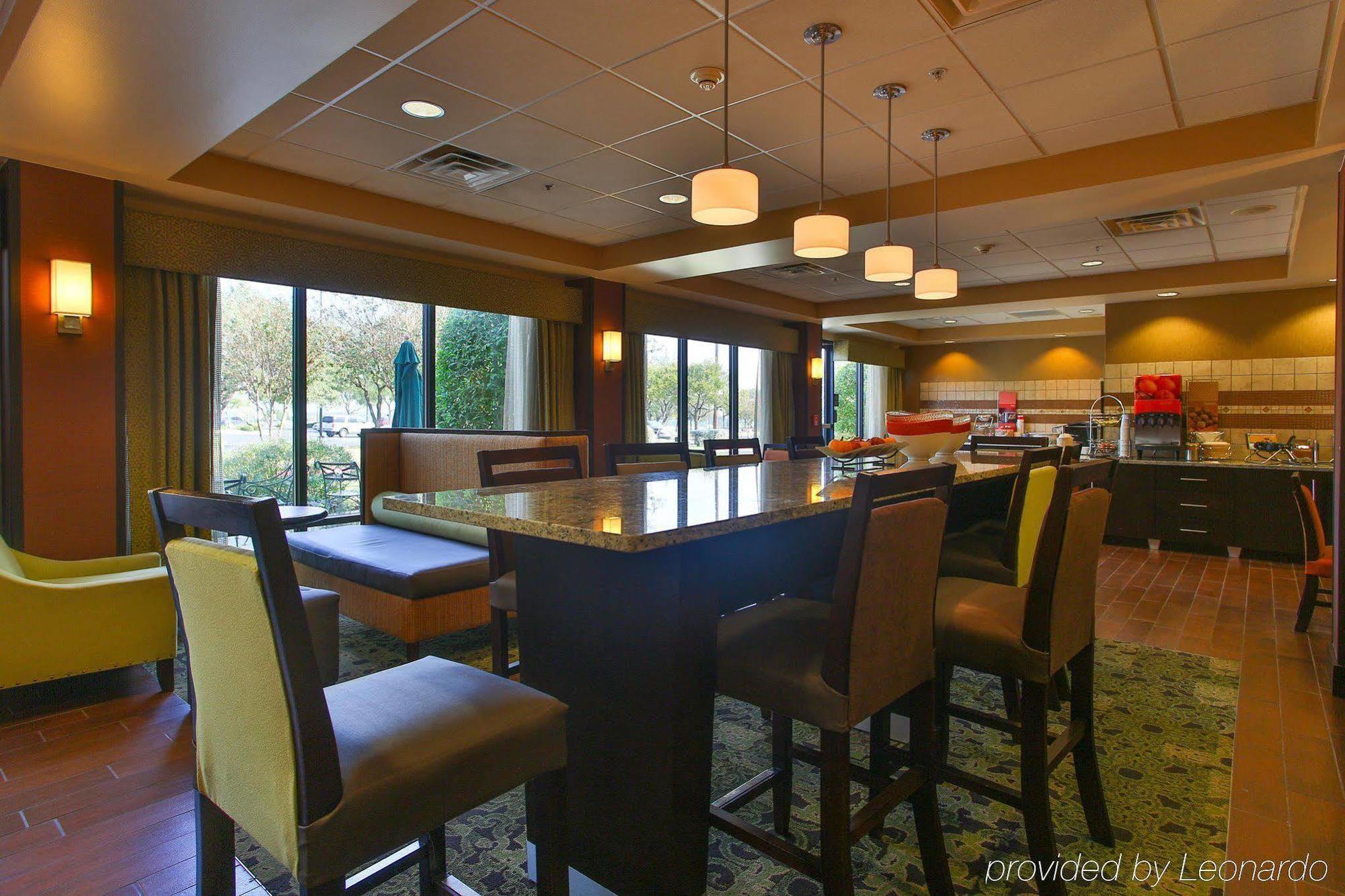 Hampton Inn San Antonio Stone Oak Экстерьер фото