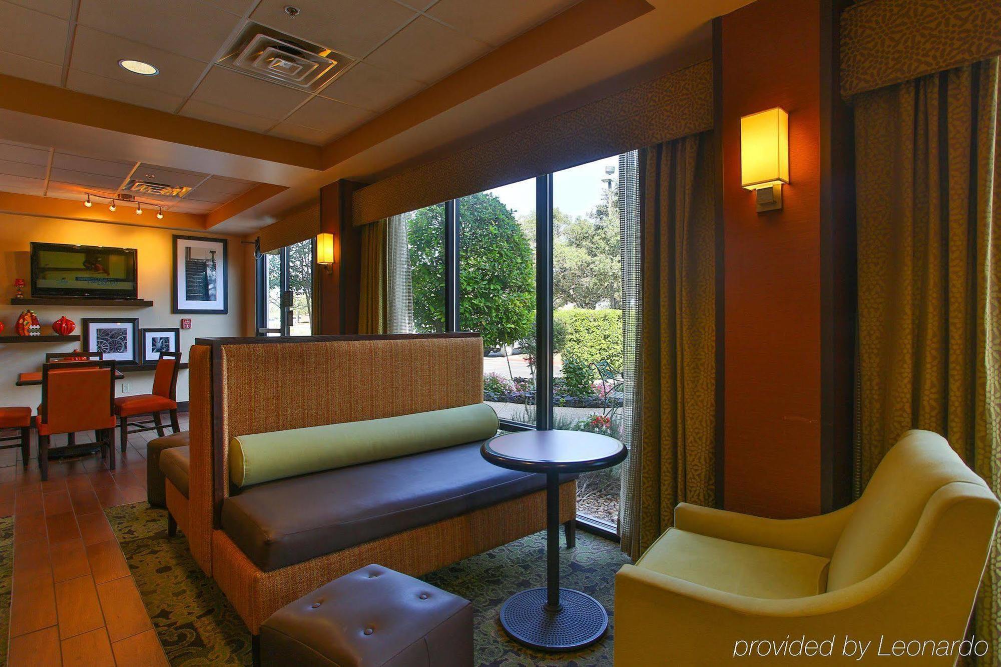 Hampton Inn San Antonio Stone Oak Экстерьер фото