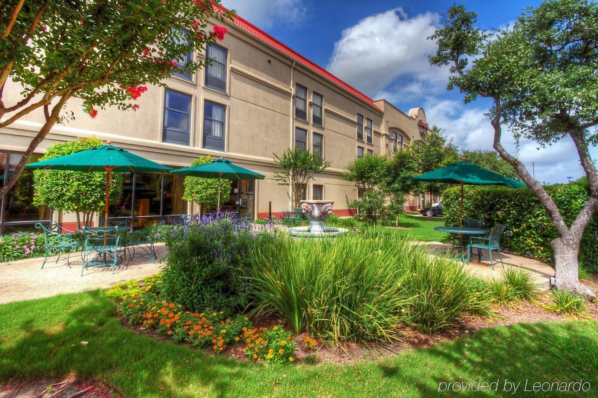 Hampton Inn San Antonio Stone Oak Экстерьер фото